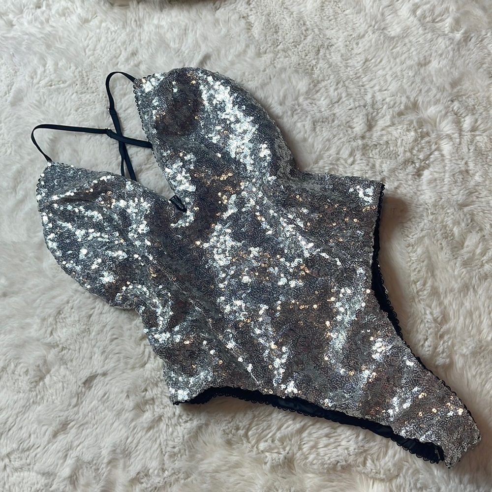 For love & lemons Sparkle Sequin Bodysuit - SIZE: S
